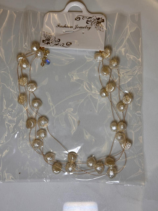 Pearl wire statement necklace