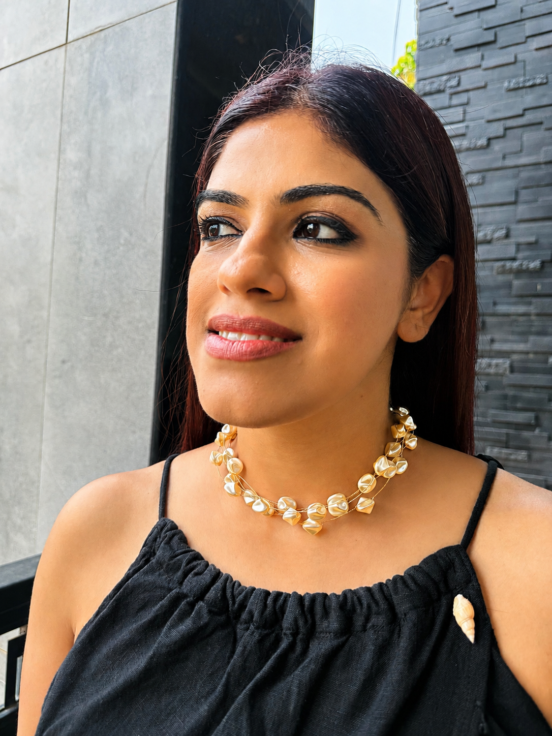 Pearl wire statement necklace