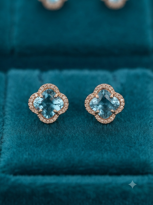 Mini clover studs