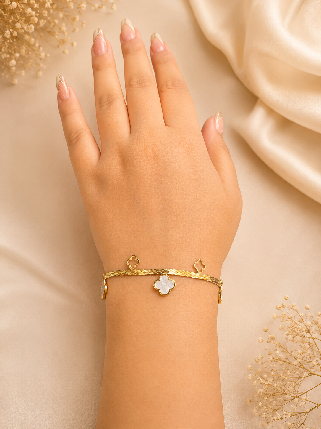 Two way clover bracelet